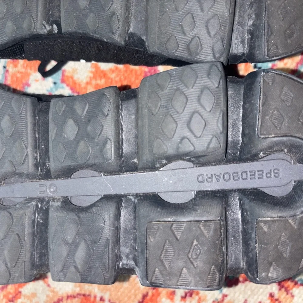 On Running Cloudswift Men's Athletic Shoes in Black - Picture 9 of 10